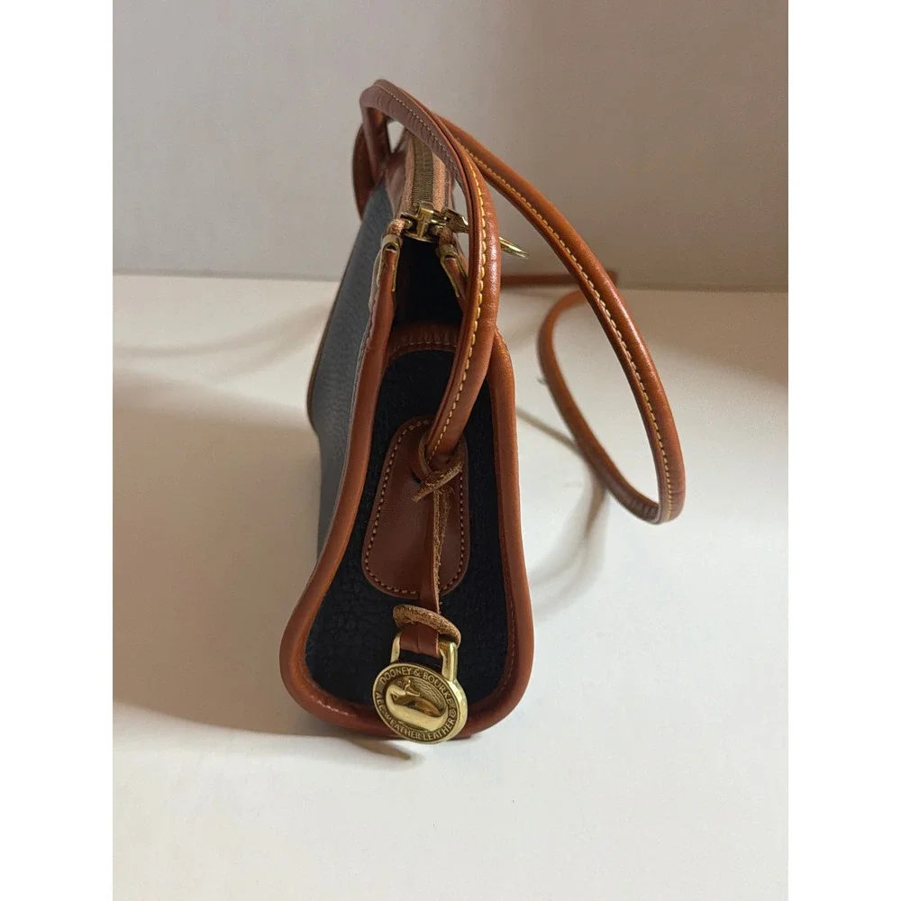 Dooney & Bourke Vintage All Weather Leather Crossbody Bag Navy Blue Tan USA - Picture 4 of 10